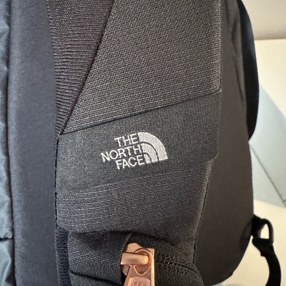 The North Face Isabella Sling NWT - Picture 7 of 10
